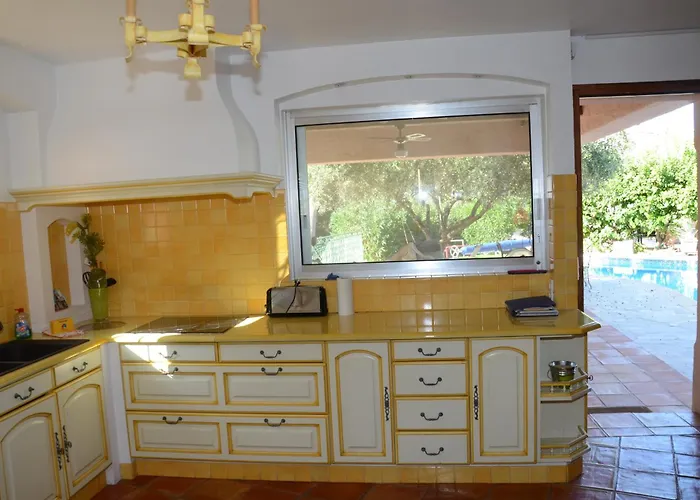 De Charme Avec Piscine Sur La Colline De Valescure