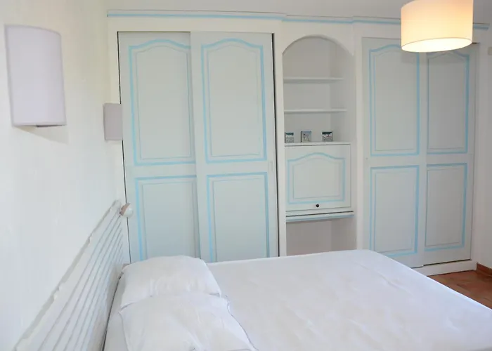 De Charme Avec Piscine Sur La Colline De Valescure Vila *