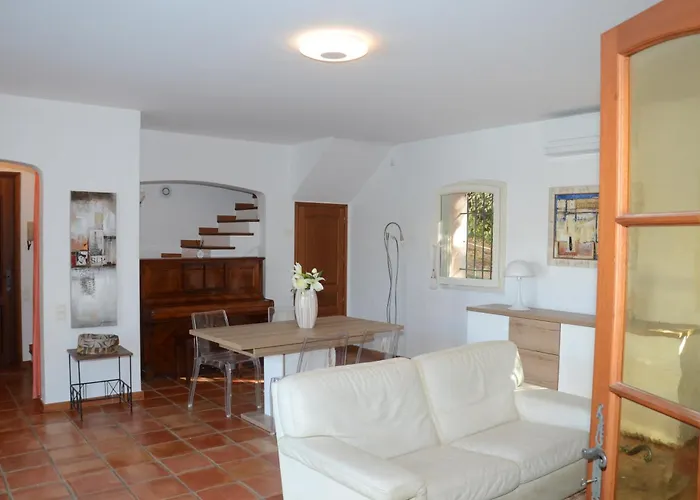 De Charme Avec Piscine Sur La Colline De Valescure