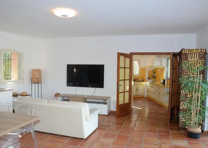 De Charme Avec Piscine Sur La Colline De Valescure Vila Saint-Raphaël