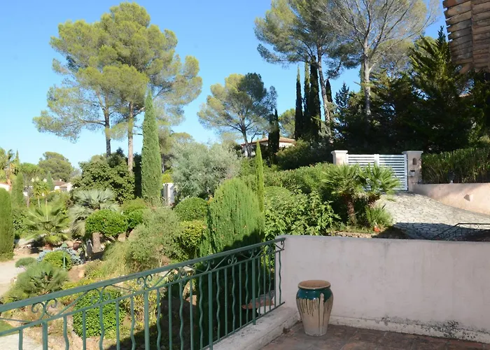 Villa De Charme Avec Piscine Sur La Colline De Valescure