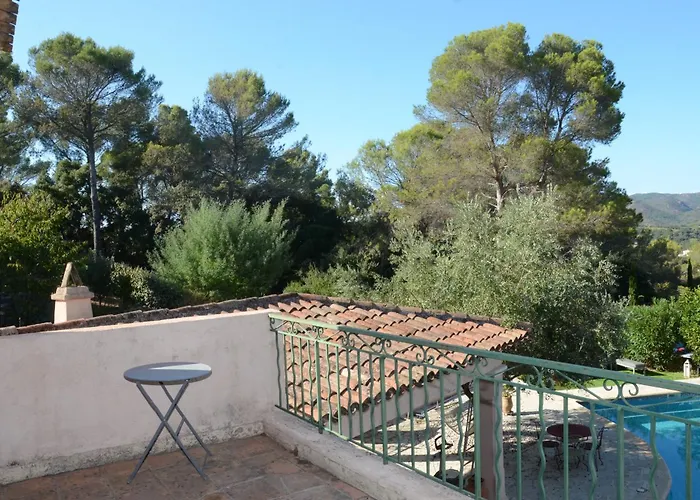 De Charme Avec Piscine Sur La Colline De Valescure Saint-Raphaël