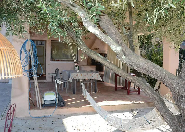 De Charme Avec Piscine Sur La Colline De Valescure Saint-Raphaël